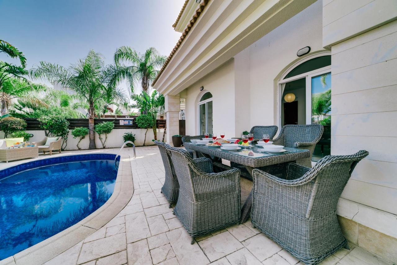 Villa Abbie Paralimni Exterior photo