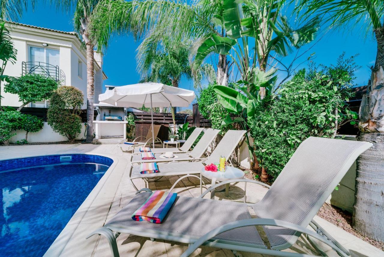 Villa Abbie Paralimni Exterior photo